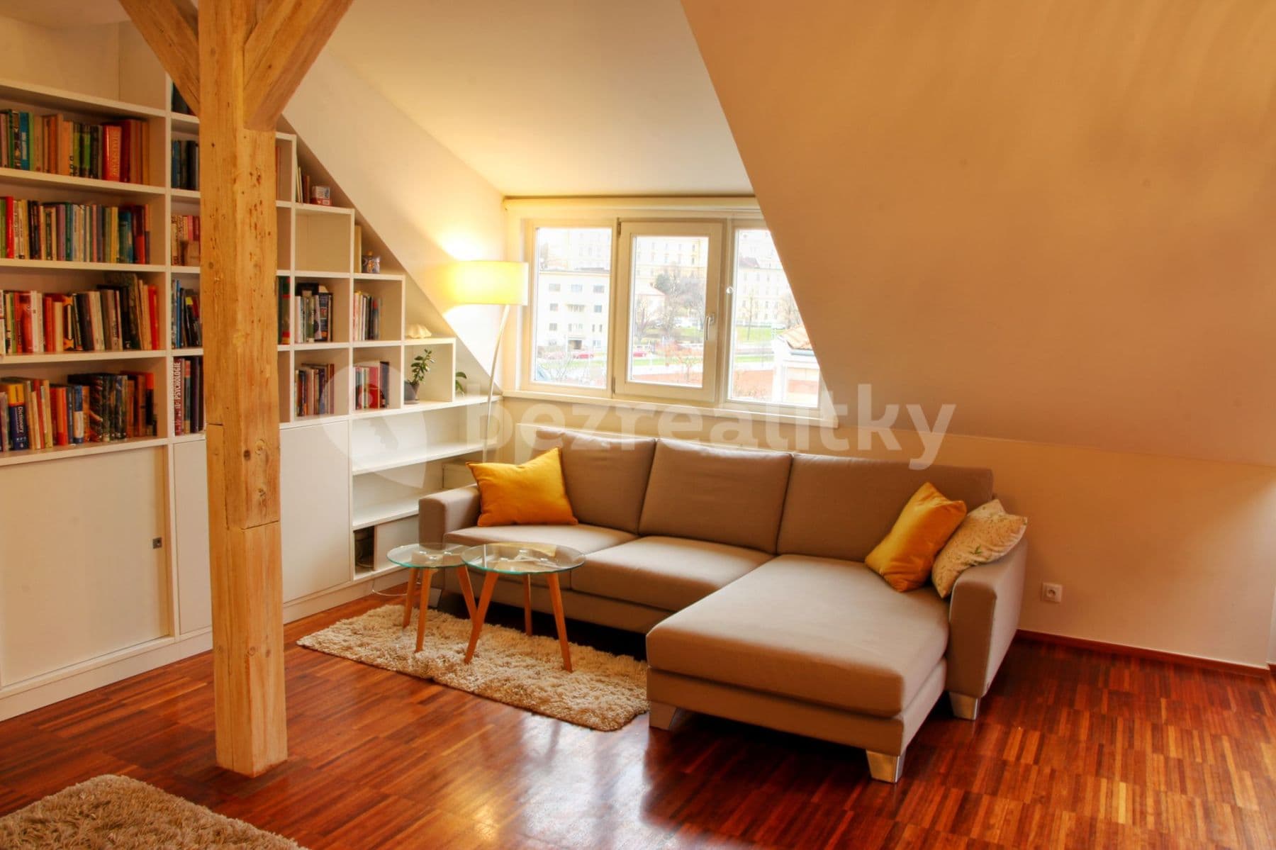 Prenájom bytu 4-izbový 120 m², Eliášova, Praha, Praha Prenájom bytu 4-izbový 120 m², Eliášova, Praha, Praha