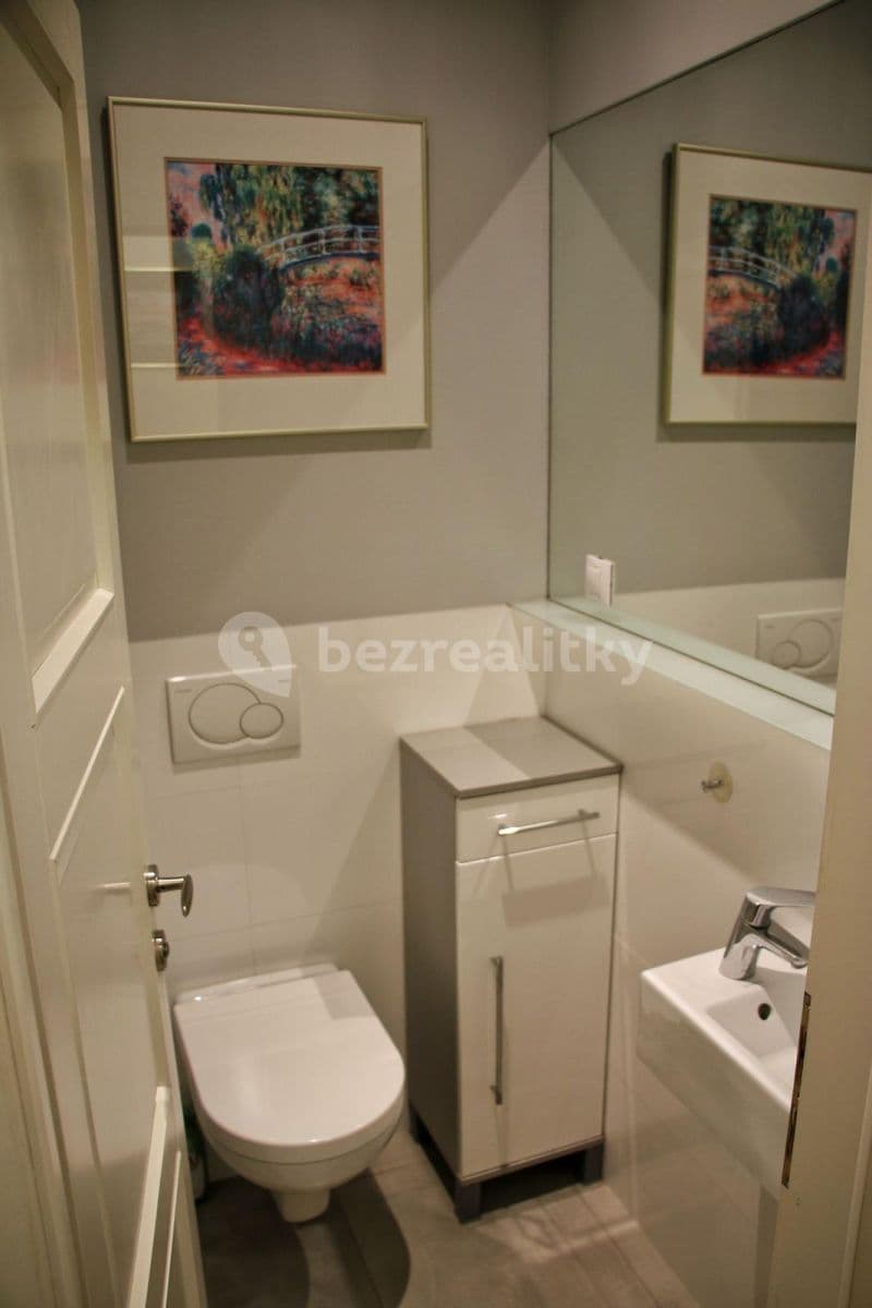 Prenájom bytu 4-izbový 120 m², Eliášova, Praha, Praha Prenájom bytu 4-izbový 120 m², Eliášova, Praha, Praha