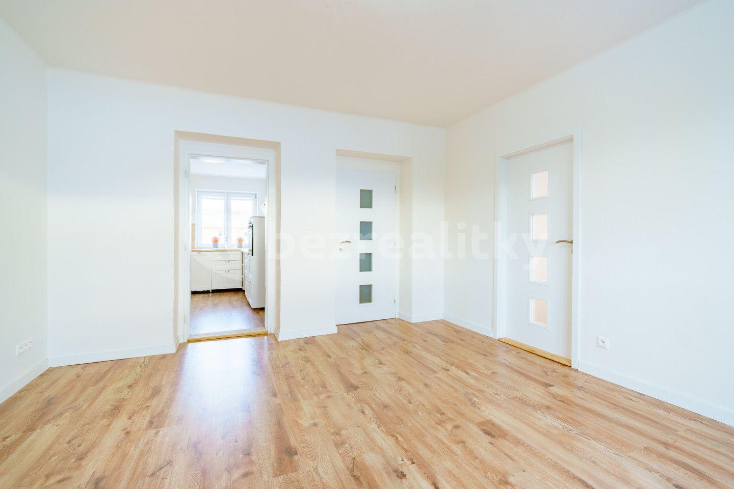 Predaj bytu 2-izbový 60 m², Hlavní třída, Ostrov, Karlovarský kraj