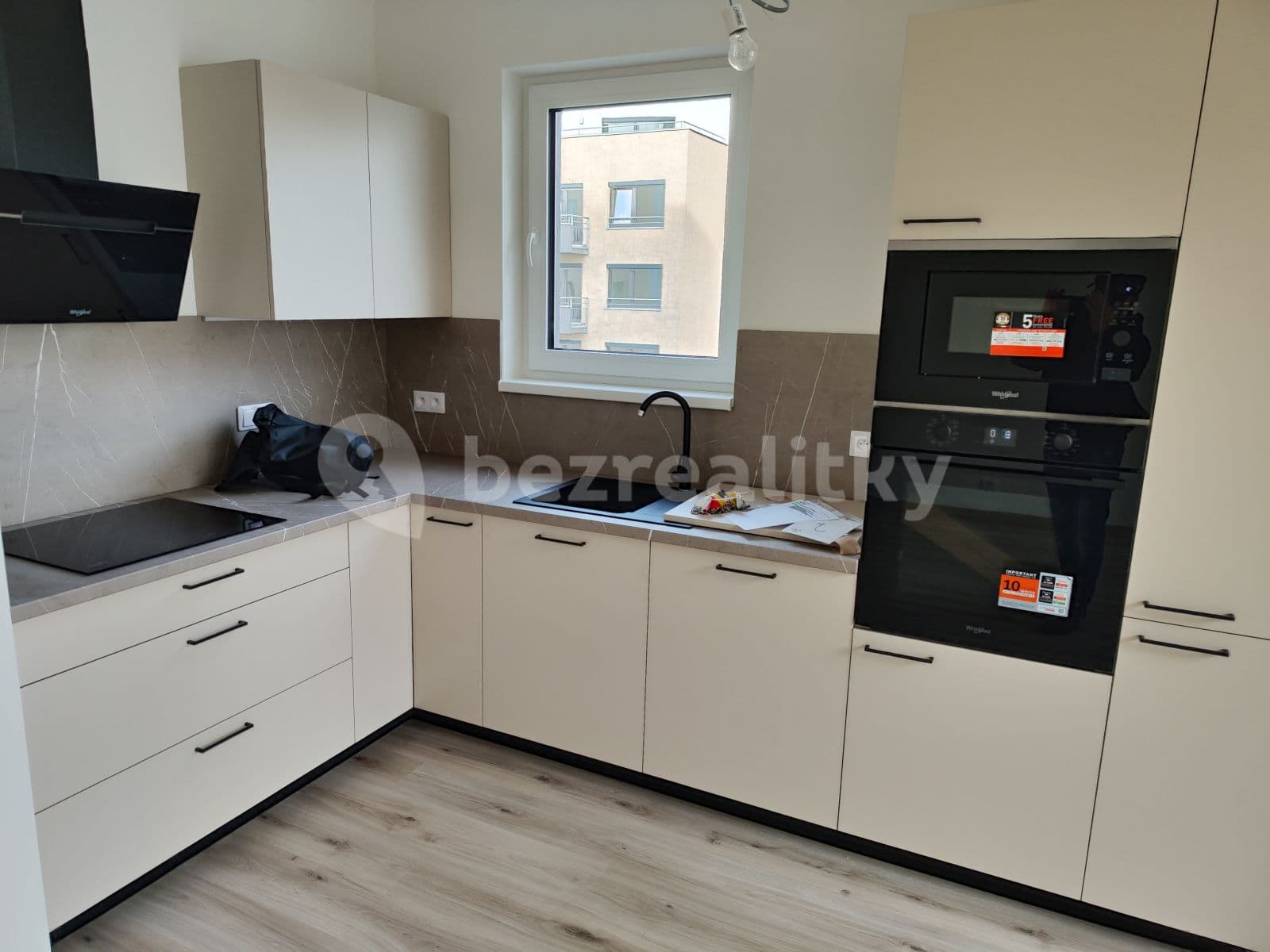 Prenájom bytu 2-izbový 54 m², Šternovská, Praha, Praha Prenájom bytu 2-izbový 54 m², Šternovská, Praha, Praha