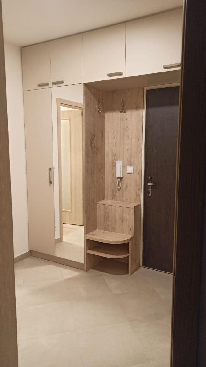 Prenájom bytu 2-izbový 54 m², Šternovská, Praha, Praha Prenájom bytu 2-izbový 54 m², Šternovská, Praha, Praha