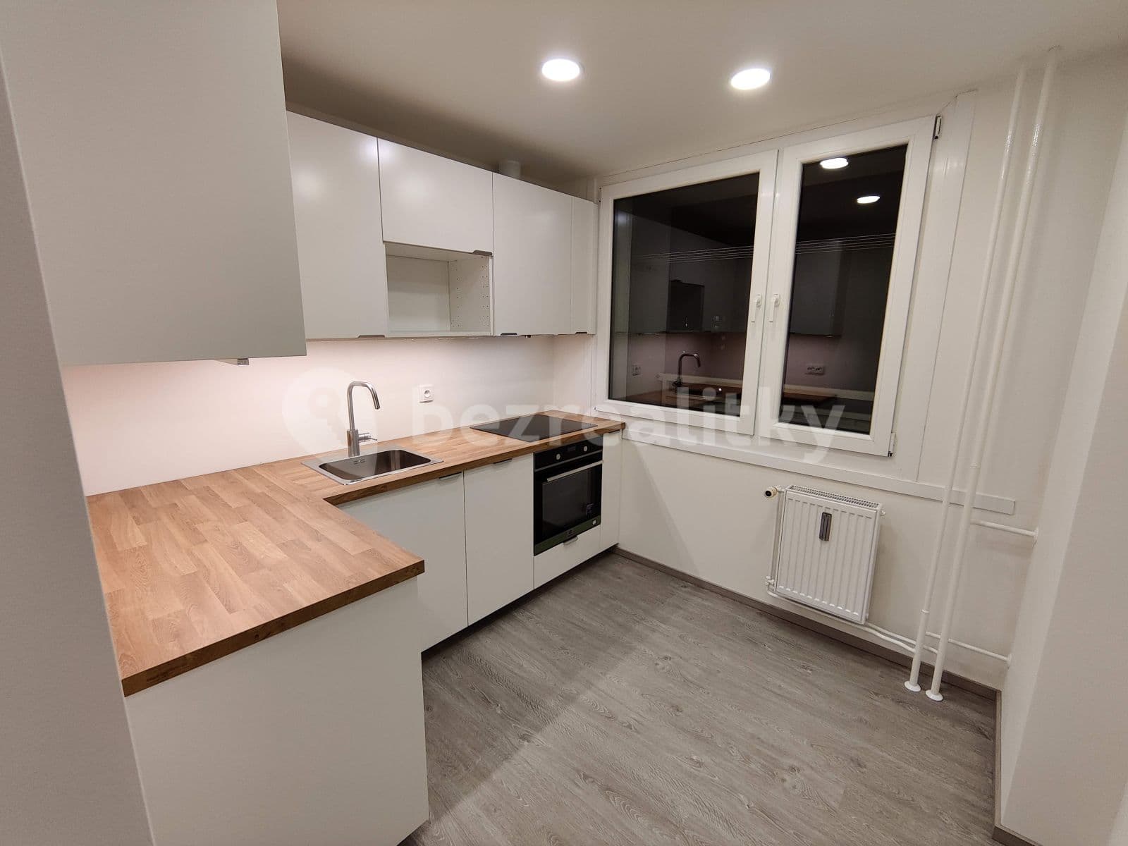 Prenájom bytu 2-izbový 63 m², Benešovská, Kladno, Středočeský kraj Prenájom bytu 2-izbový 63 m², Benešovská, Kladno, Středočeský kraj