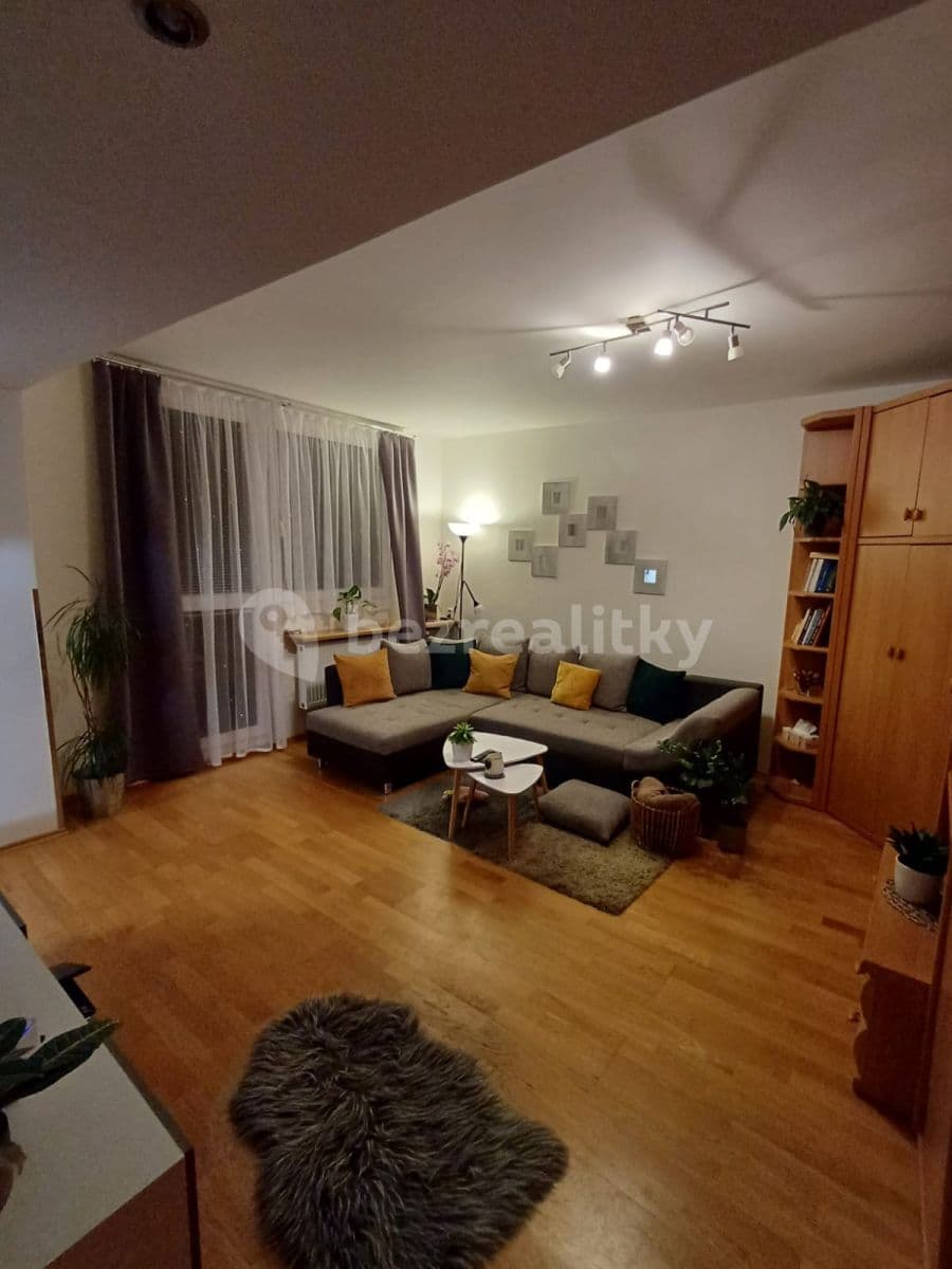 Prenájom bytu 2-izbový 55 m², Rumunská, Čelákovice, Středočeský kraj Prenájom bytu 2-izbový 55 m², Rumunská, Čelákovice, Středočeský kraj