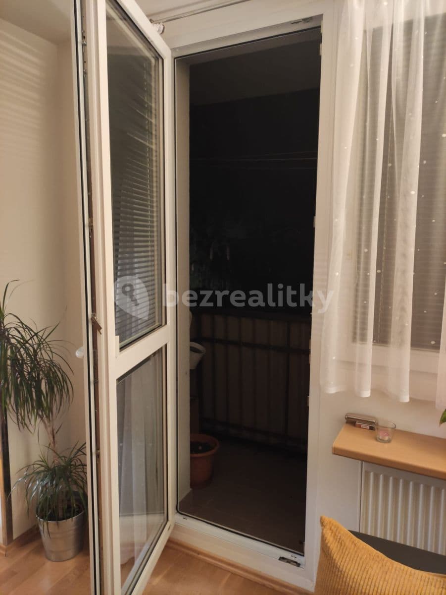 Prenájom bytu 2-izbový 55 m², Rumunská, Čelákovice, Středočeský kraj Prenájom bytu 2-izbový 55 m², Rumunská, Čelákovice, Středočeský kraj