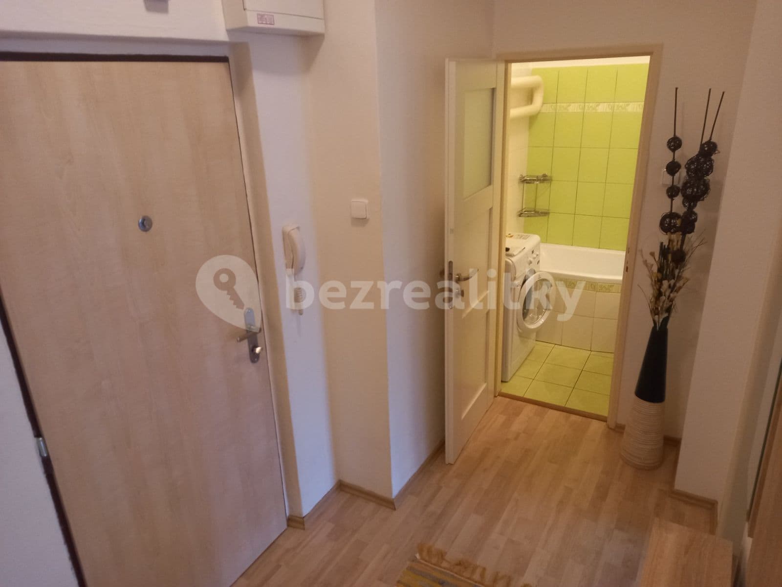 Prenájom bytu 1-izbový 40 m², Soudní, Praha, Praha Prenájom bytu 1-izbový 40 m², Soudní, Praha, Praha