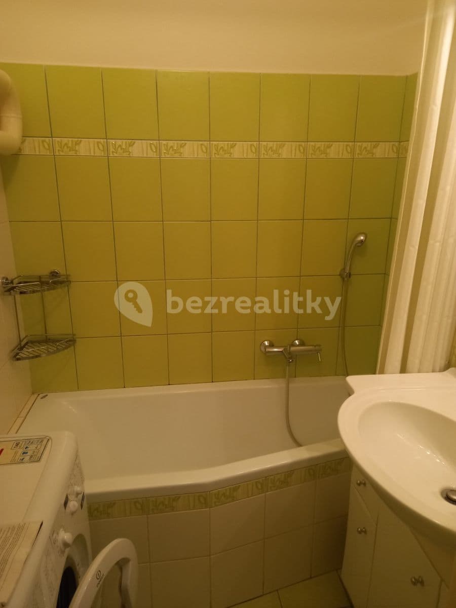 Prenájom bytu 1-izbový 40 m², Soudní, Praha, Praha Prenájom bytu 1-izbový 40 m², Soudní, Praha, Praha
