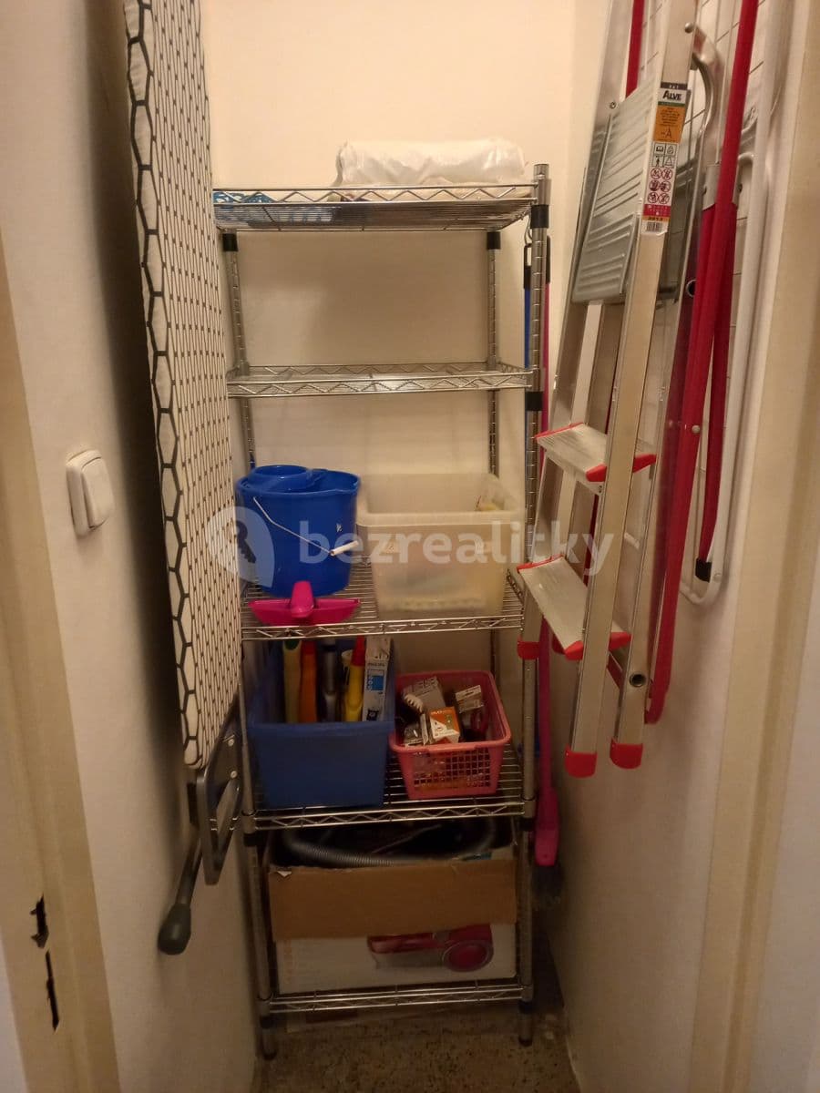 Prenájom bytu 1-izbový 40 m², Soudní, Praha, Praha Prenájom bytu 1-izbový 40 m², Soudní, Praha, Praha