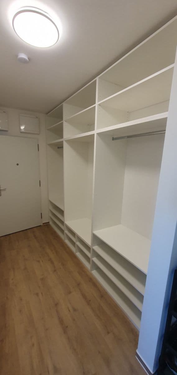 Prenájom bytu 2-izbový 52 m², Pazourková, Kuřim, Jihomoravský kraj Prenájom bytu 2-izbový 52 m², Pazourková, Kuřim, Jihomoravský kraj