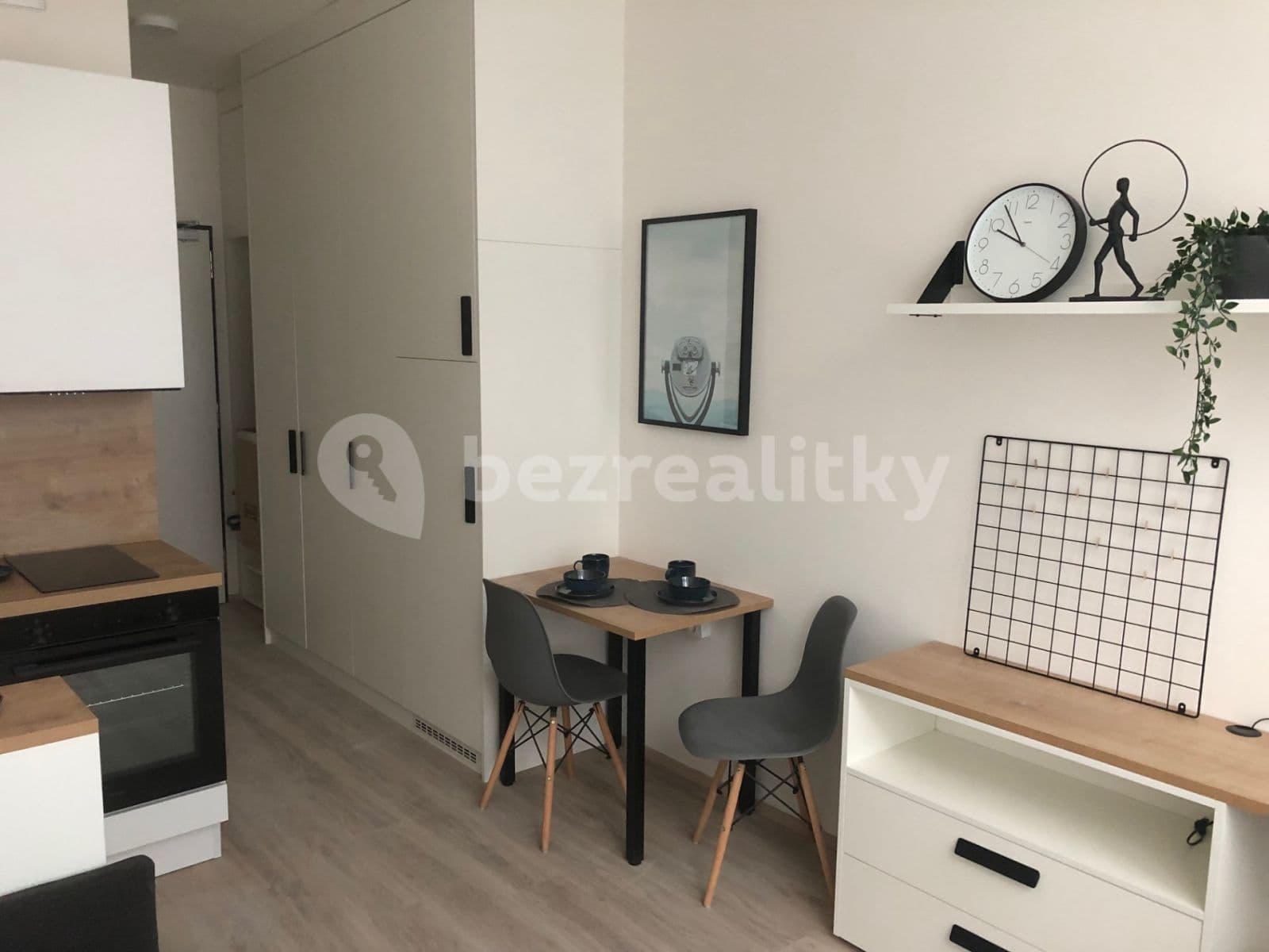 Prenájom bytu 1-izbový 22 m², Mozartova, Praha, Praha Prenájom bytu 1-izbový 22 m², Mozartova, Praha, Praha