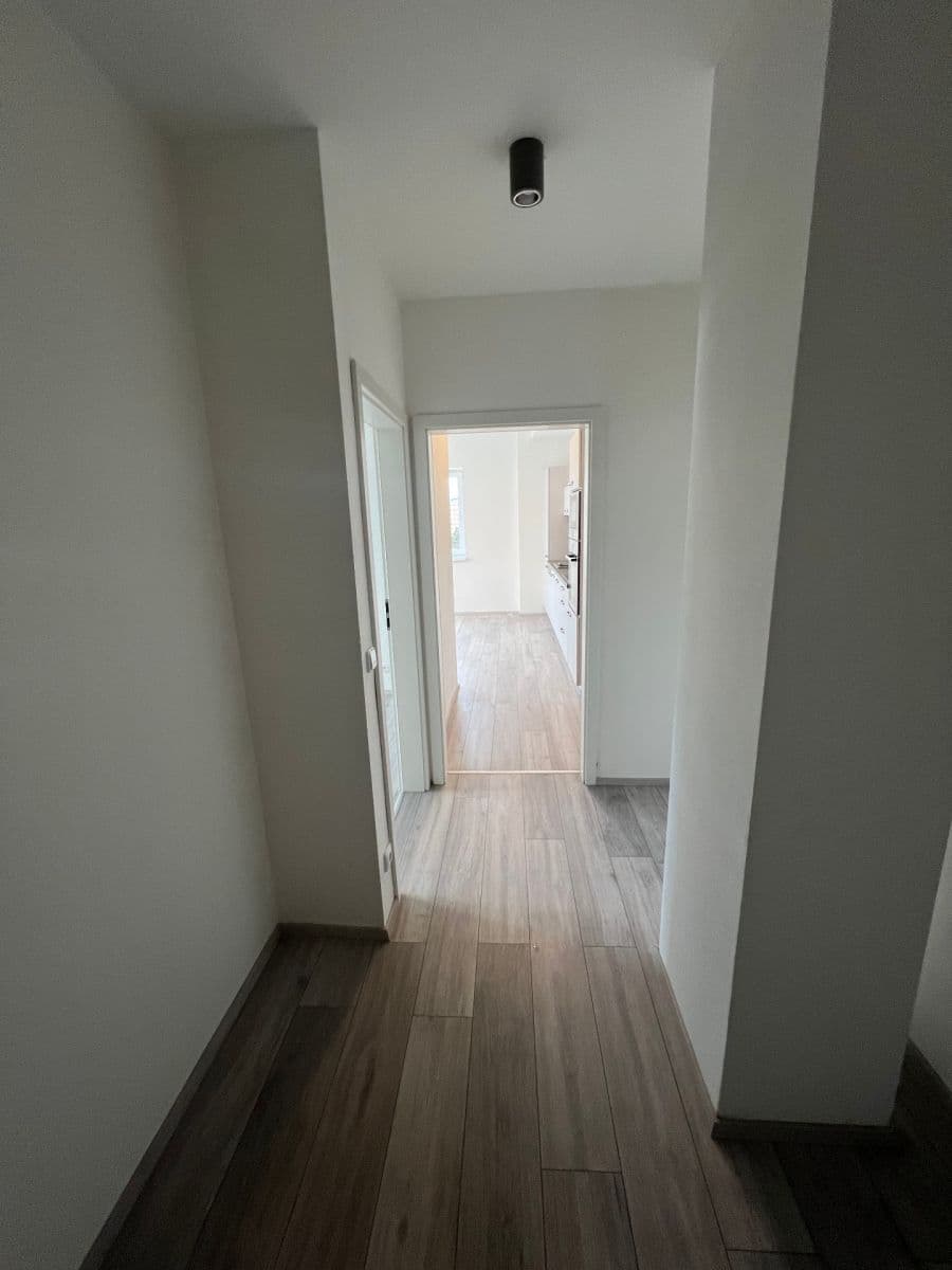 Prenájom bytu 2-izbový 46 m², Tyršova, Kuřim, Jihomoravský kraj Prenájom bytu 2-izbový 46 m², Tyršova, Kuřim, Jihomoravský kraj