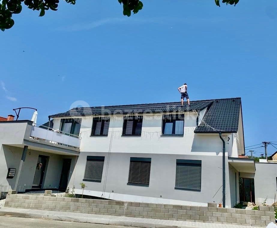 Prenájom bytu 2-izbový 60 m², Bořitov, Jihomoravský kraj Prenájom bytu 2-izbový 60 m², Bořitov, Jihomoravský kraj