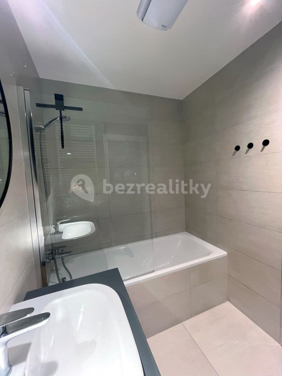 Prenájom bytu 2-izbový 38 m², Olgy Havlové, Praha, Praha Prenájom bytu 2-izbový 38 m², Olgy Havlové, Praha, Praha