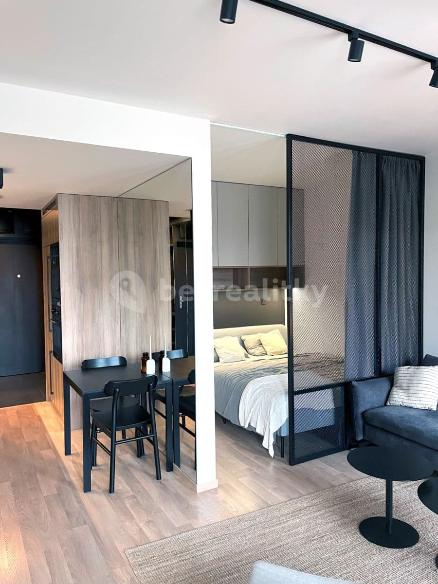 Prenájom bytu 2-izbový 38 m², Olgy Havlové, Praha, Praha Prenájom bytu 2-izbový 38 m², Olgy Havlové, Praha, Praha