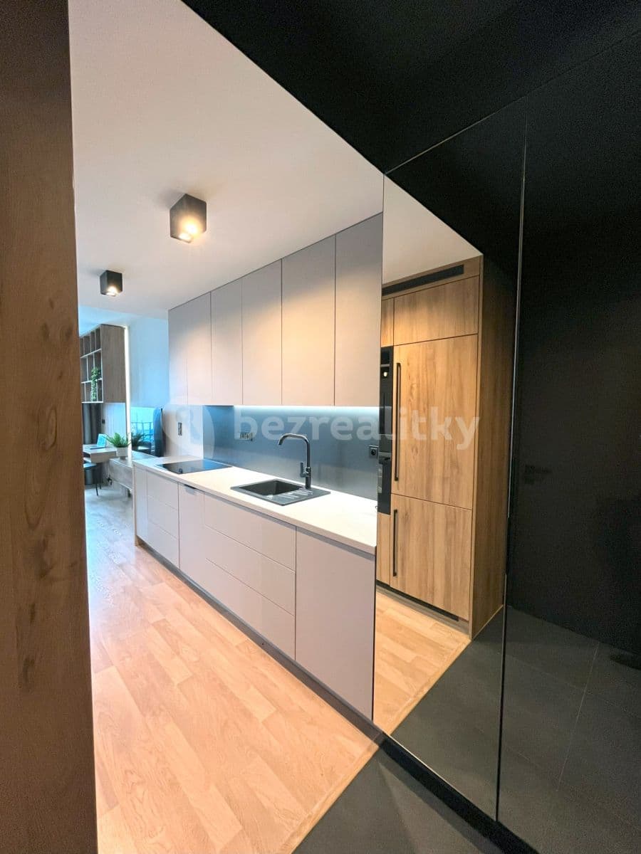 Prenájom bytu 2-izbový 38 m², Olgy Havlové, Praha, Praha Prenájom bytu 2-izbový 38 m², Olgy Havlové, Praha, Praha