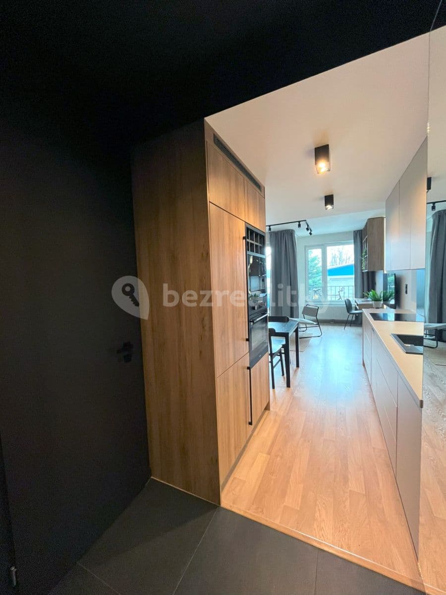Prenájom bytu 2-izbový 38 m², Olgy Havlové, Praha, Praha Prenájom bytu 2-izbový 38 m², Olgy Havlové, Praha, Praha