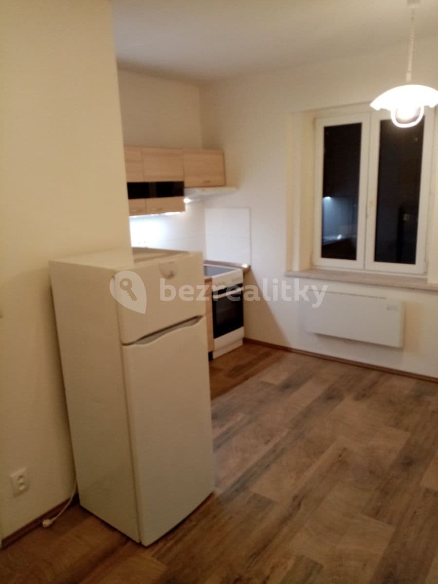 Prenájom bytu 1-izbový 30 m², Na náměstí, Davle, Středočeský kraj Prenájom bytu 1-izbový 30 m², Na náměstí, Davle, Středočeský kraj