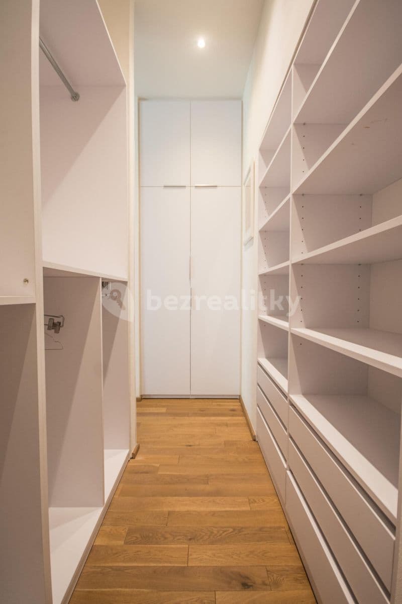 Prenájom bytu 2-izbový 60 m², U Studánky, Praha, Praha Prenájom bytu 2-izbový 60 m², U Studánky, Praha, Praha