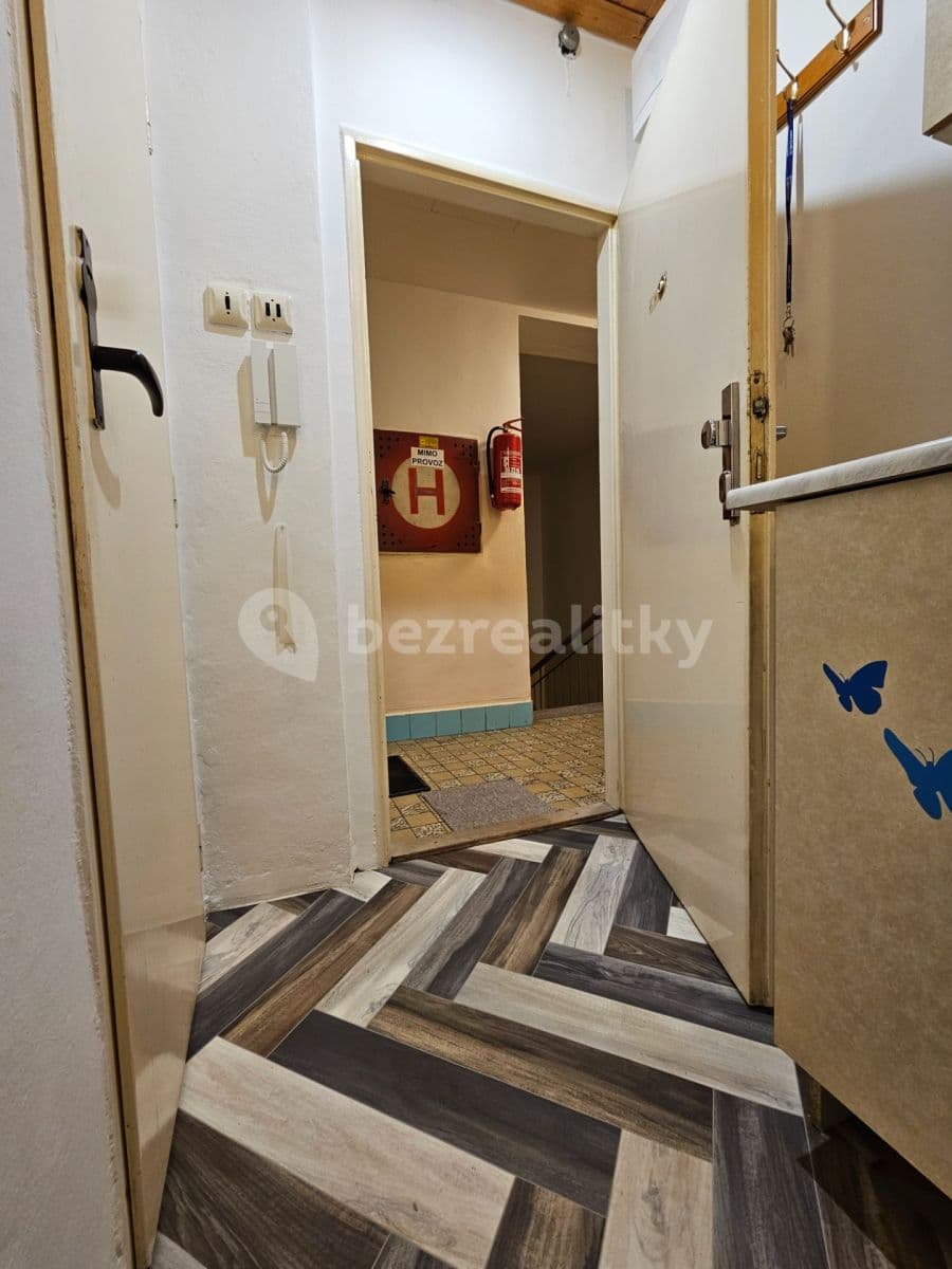 Prenájom bytu 1-izbový 28 m², Jeremenkova, Praha, Praha Prenájom bytu 1-izbový 28 m², Jeremenkova, Praha, Praha