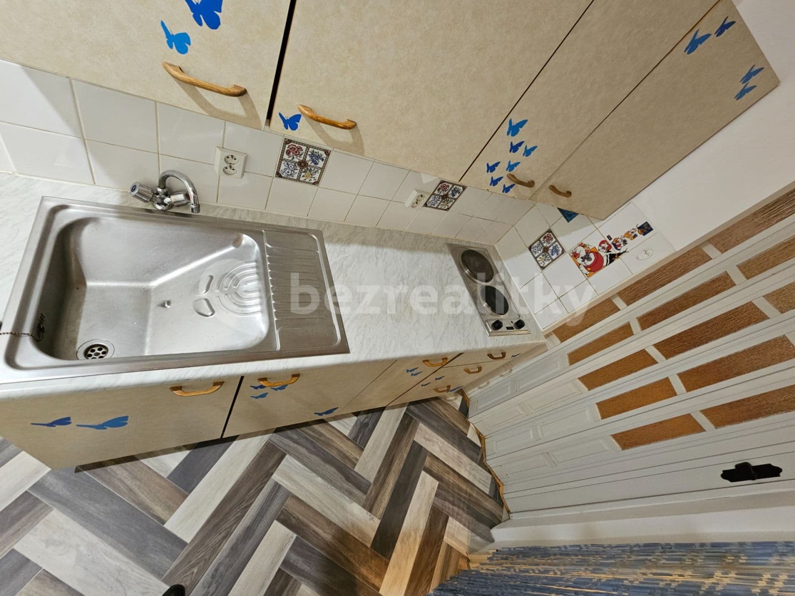 Prenájom bytu 1-izbový 28 m², Jeremenkova, Praha, Praha Prenájom bytu 1-izbový 28 m², Jeremenkova, Praha, Praha