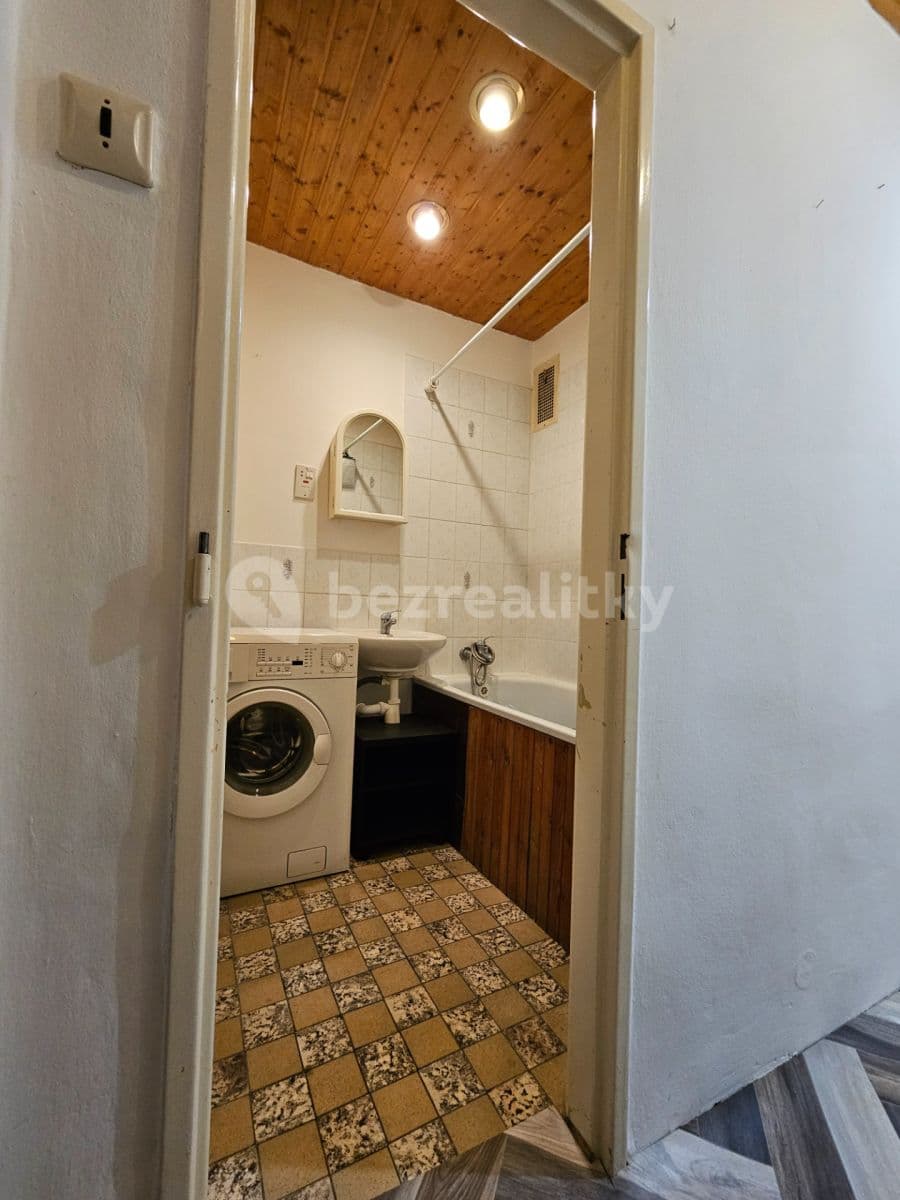 Prenájom bytu 1-izbový 28 m², Jeremenkova, Praha, Praha Prenájom bytu 1-izbový 28 m², Jeremenkova, Praha, Praha