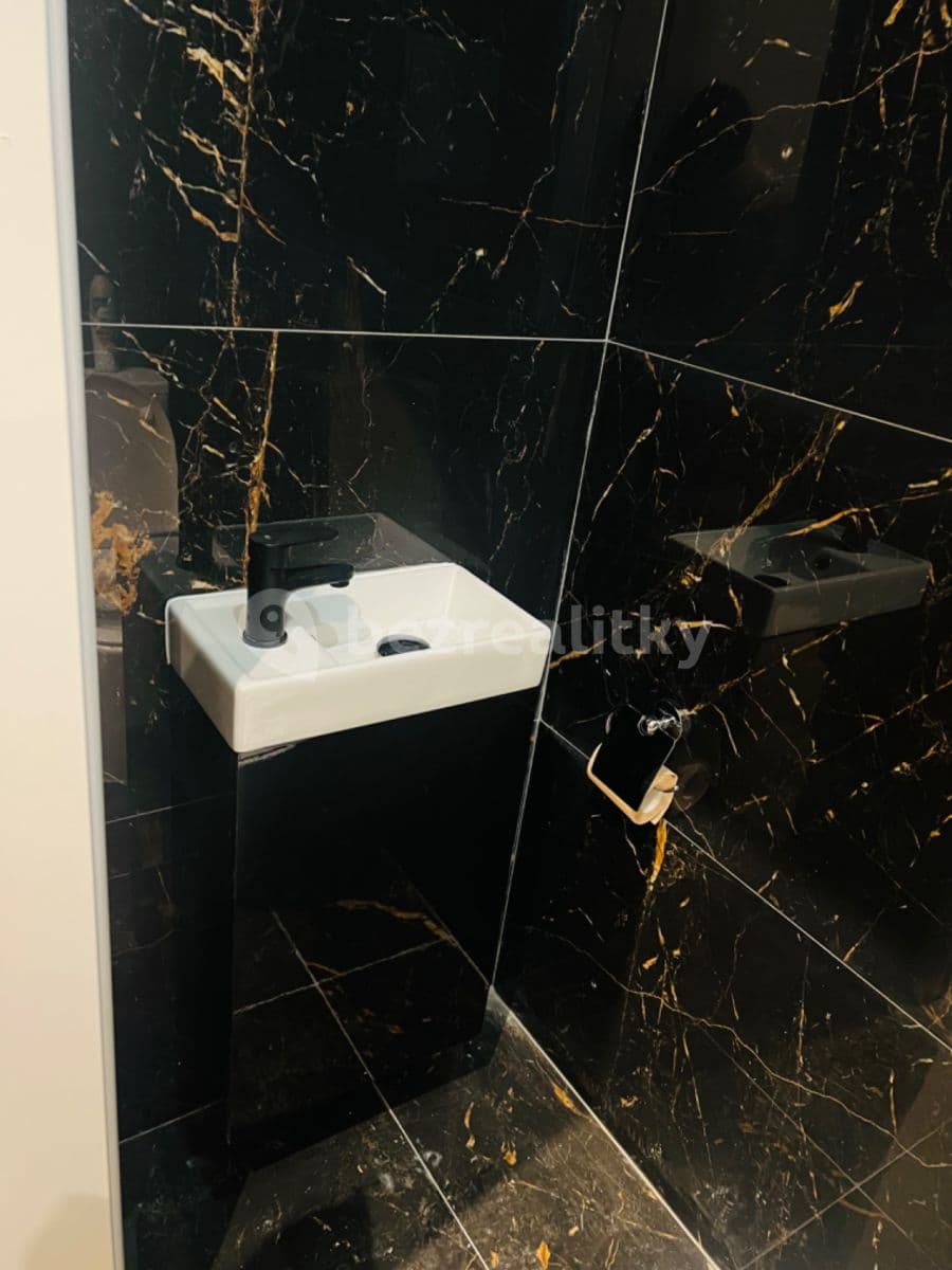 Prenájom bytu 2-izbový 61 m², náměstí Hrdinů, Praha, Praha Prenájom bytu 2-izbový 61 m², náměstí Hrdinů, Praha, Praha