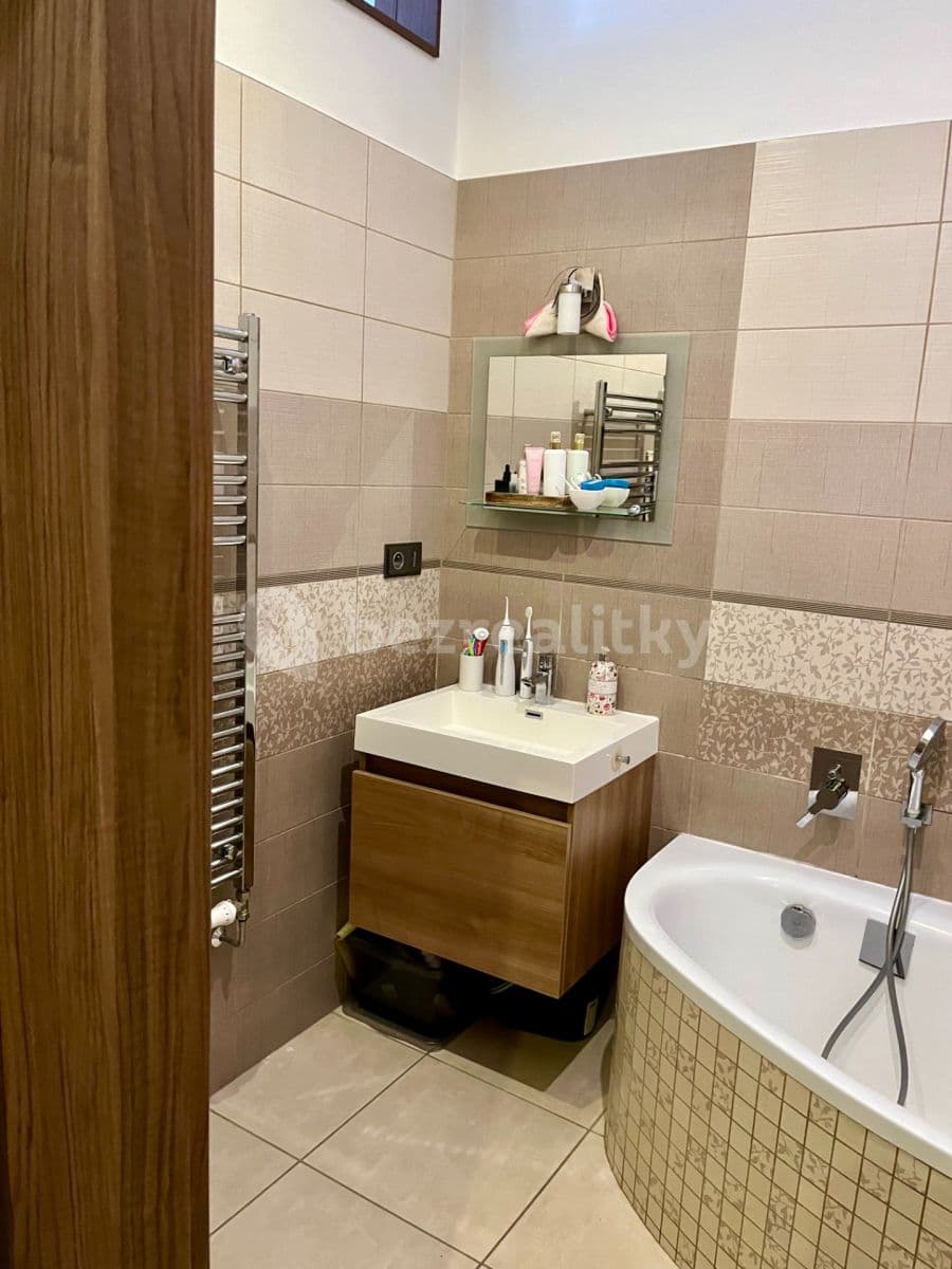Prenájom bytu 2-izbový 68 m², Ostrava, Moravskoslezský kraj Prenájom bytu 2-izbový 68 m², Ostrava, Moravskoslezský kraj