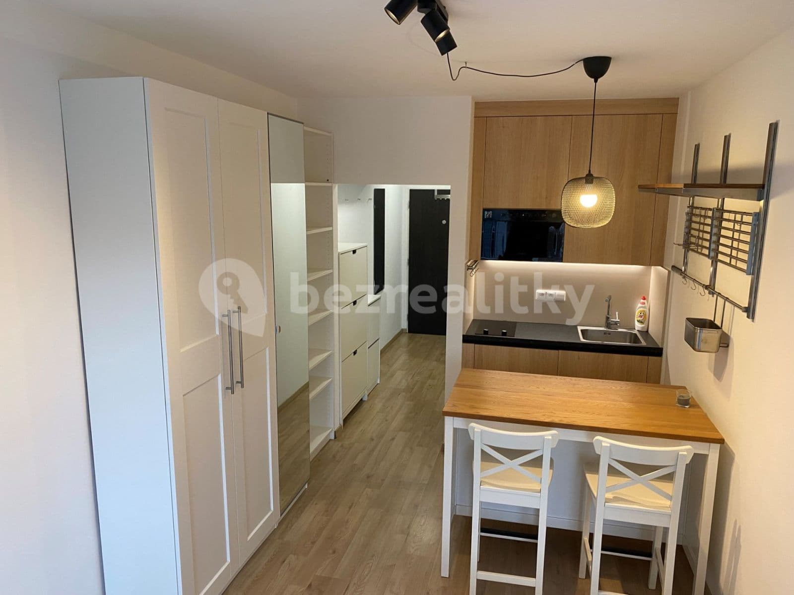 Prenájom bytu 1-izbový 24 m², Peroutkova, Praha, Praha Prenájom bytu 1-izbový 24 m², Peroutkova, Praha, Praha