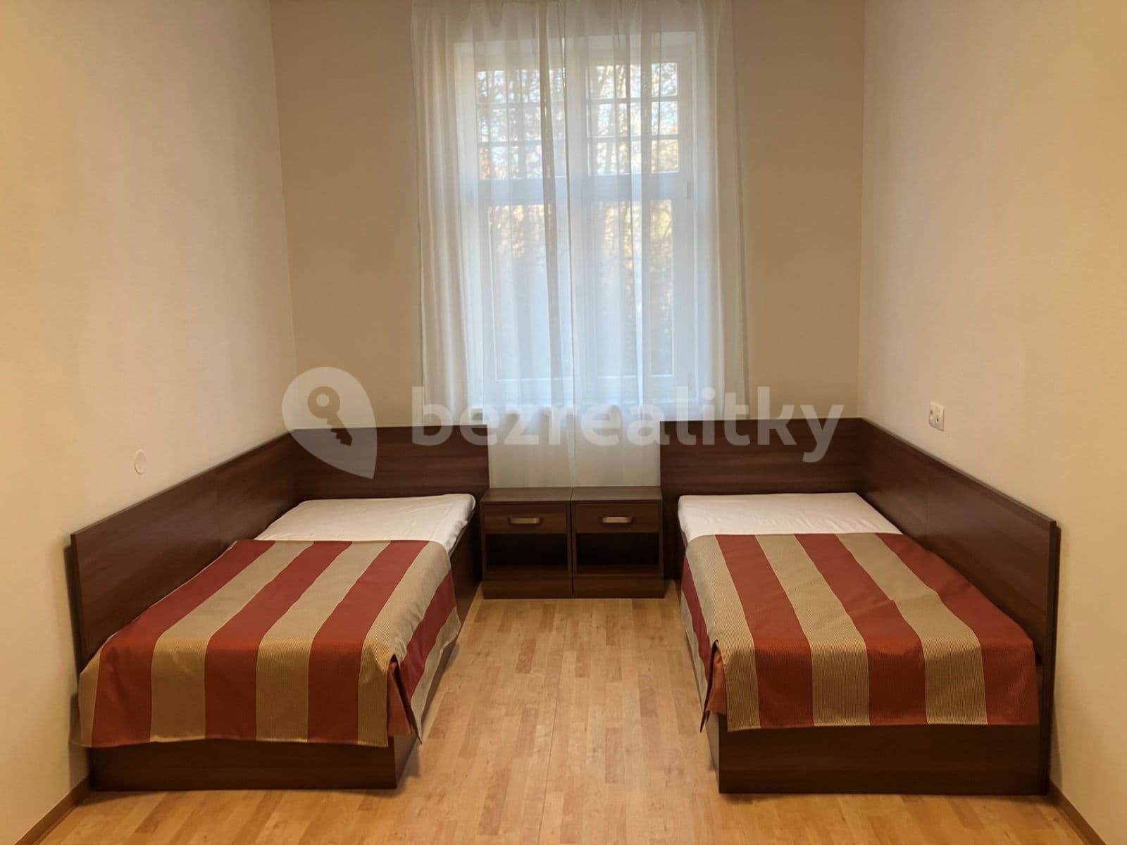 Prenájom bytu 1-izbový 26 m², Okrajní, Praha, Praha