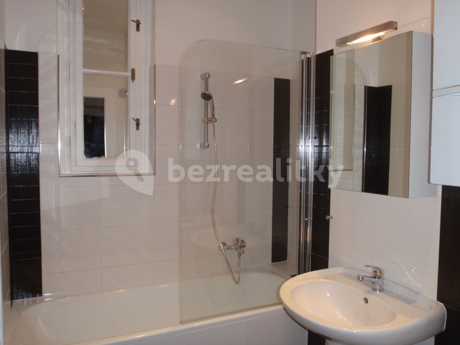 Prenájom bytu 3-izbový 85 m², Milešovská, Praha, Praha Prenájom bytu 3-izbový 85 m², Milešovská, Praha, Praha