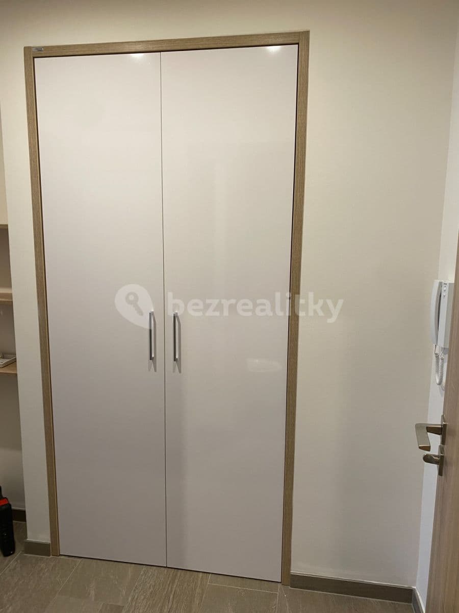 Prenájom bytu 2-izbový 44 m², U Krčské vodárny, Praha, Praha Prenájom bytu 2-izbový 44 m², U Krčské vodárny, Praha, Praha