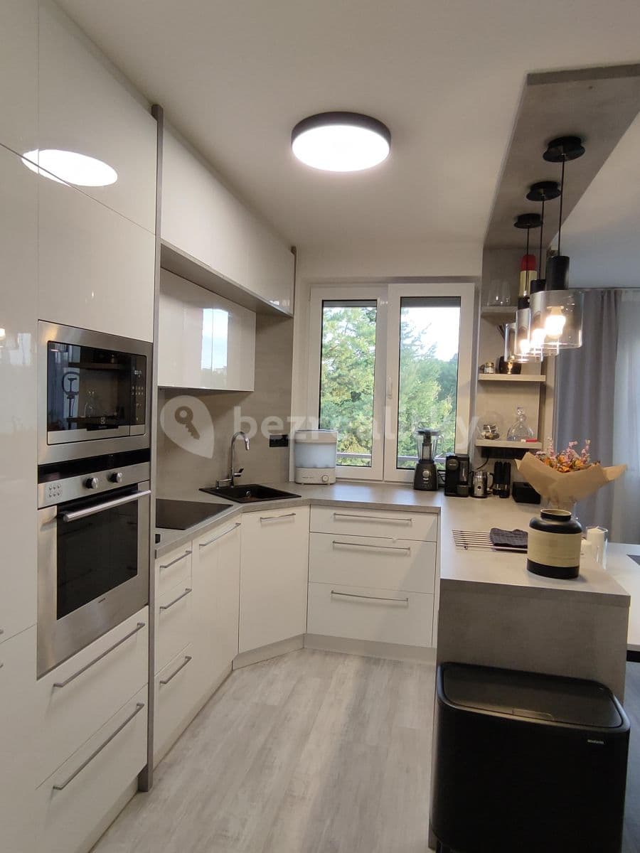 Prenájom bytu 3-izbový 89 m², Záběhlická, Praha, Praha Prenájom bytu 3-izbový 89 m², Záběhlická, Praha, Praha