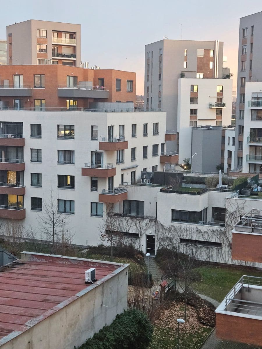 Prenájom bytu 2-izbový 53 m², Jateční, Praha, Praha Prenájom bytu 2-izbový 53 m², Jateční, Praha, Praha