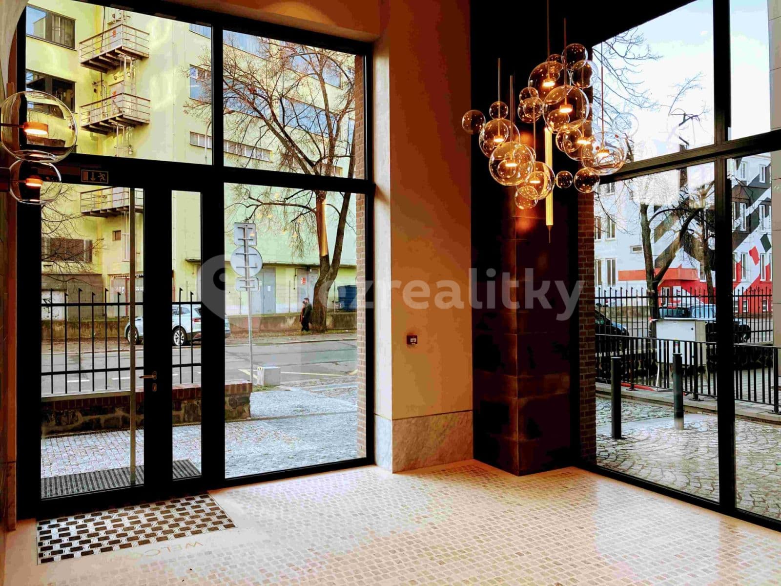 Prenájom bytu 1-izbový 35 m², Jankovcova, Praha, Praha Prenájom bytu 1-izbový 35 m², Jankovcova, Praha, Praha