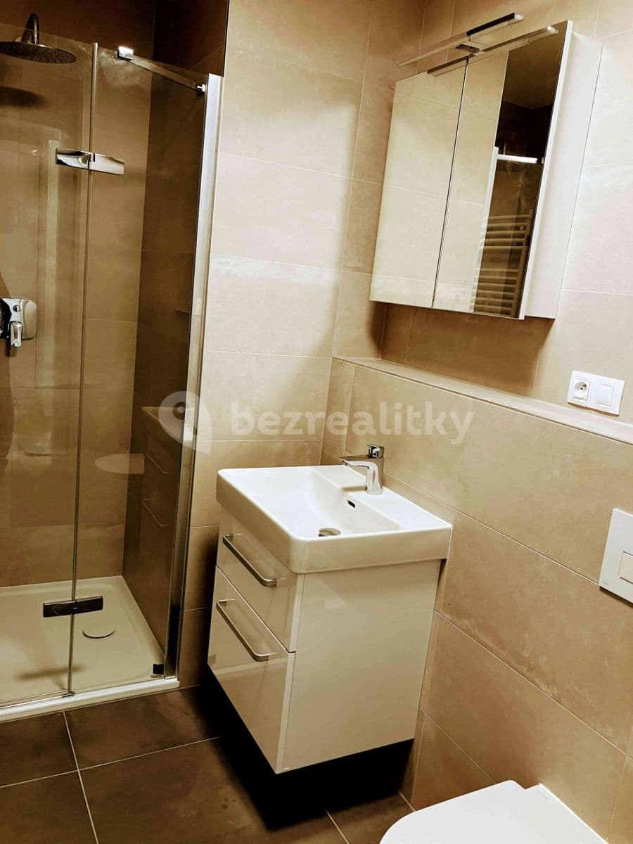 Prenájom bytu 1-izbový 35 m², Jankovcova, Praha, Praha Prenájom bytu 1-izbový 35 m², Jankovcova, Praha, Praha