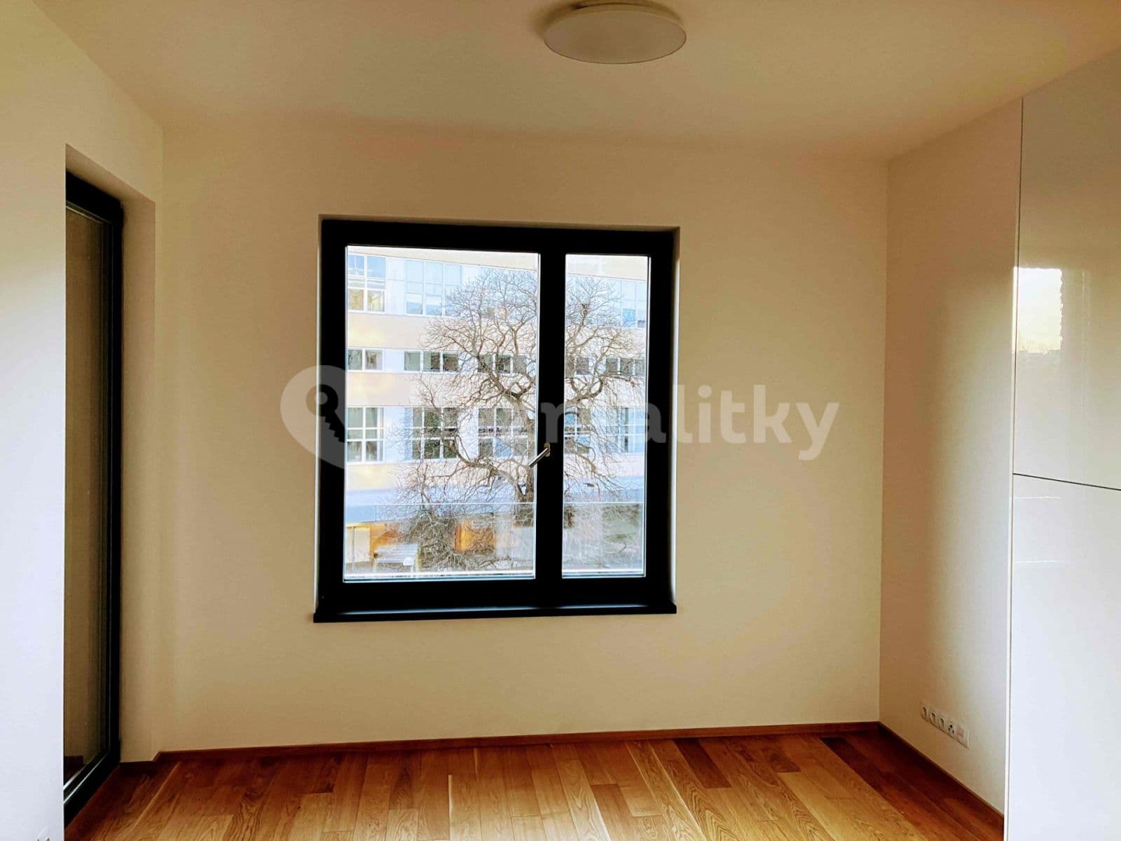 Prenájom bytu 1-izbový 35 m², Jankovcova, Praha, Praha Prenájom bytu 1-izbový 35 m², Jankovcova, Praha, Praha