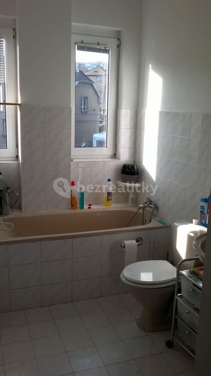 Prenájom bytu Garsoniéra 16 m², Hejtmanská, Praha, Praha Prenájom bytu Garsoniéra 16 m², Hejtmanská, Praha, Praha