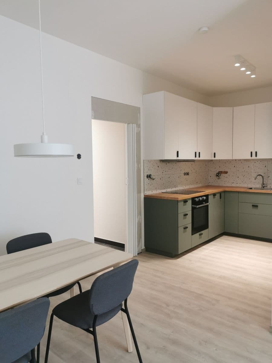 Predaj bytu 3-izbový 68 m², Konšelská, Praha, Praha Predaj bytu 3-izbový 68 m², Konšelská, Praha, Praha