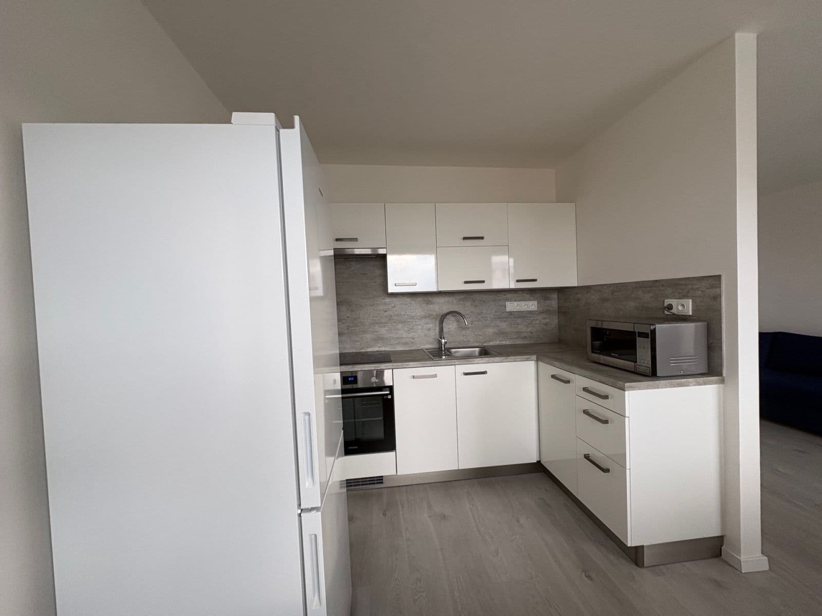 Prenájom bytu 3-izbový 63 m², Kaplická, Praha, Praha Prenájom bytu 3-izbový 63 m², Kaplická, Praha, Praha
