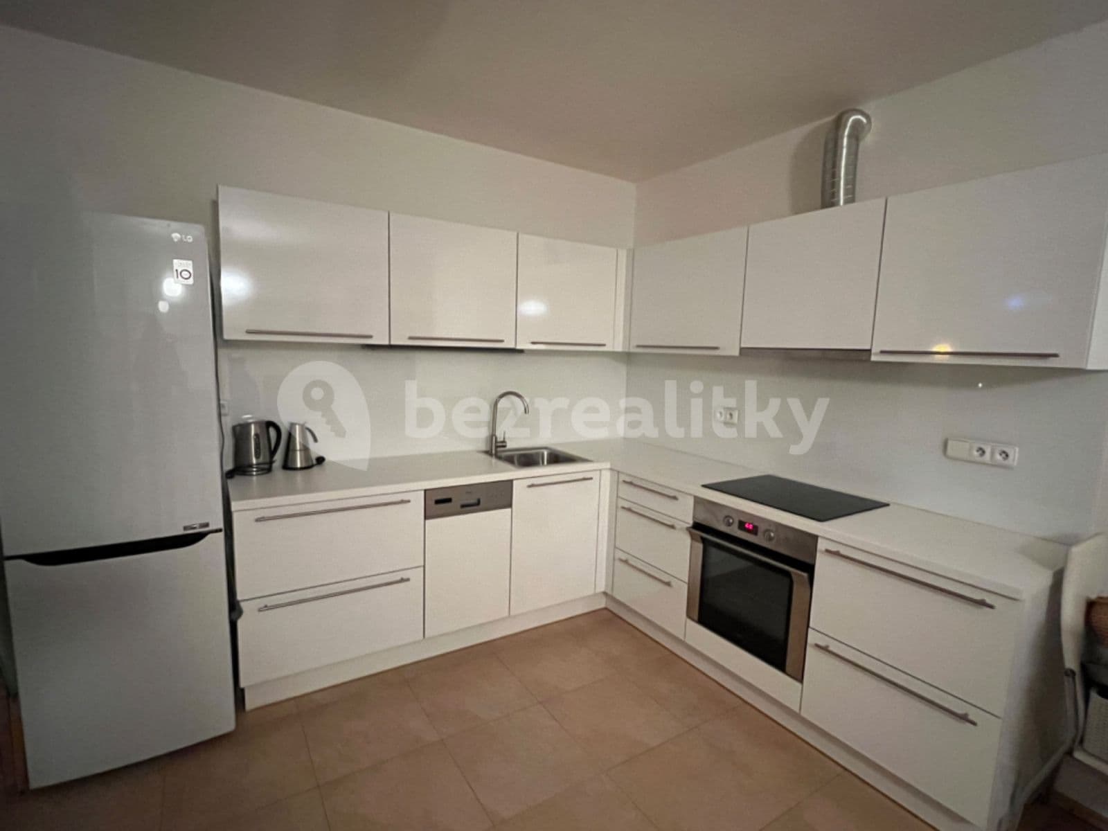 Prenájom bytu 2-izbový 58 m², Lipovská, Praha, Praha Prenájom bytu 2-izbový 58 m², Lipovská, Praha, Praha