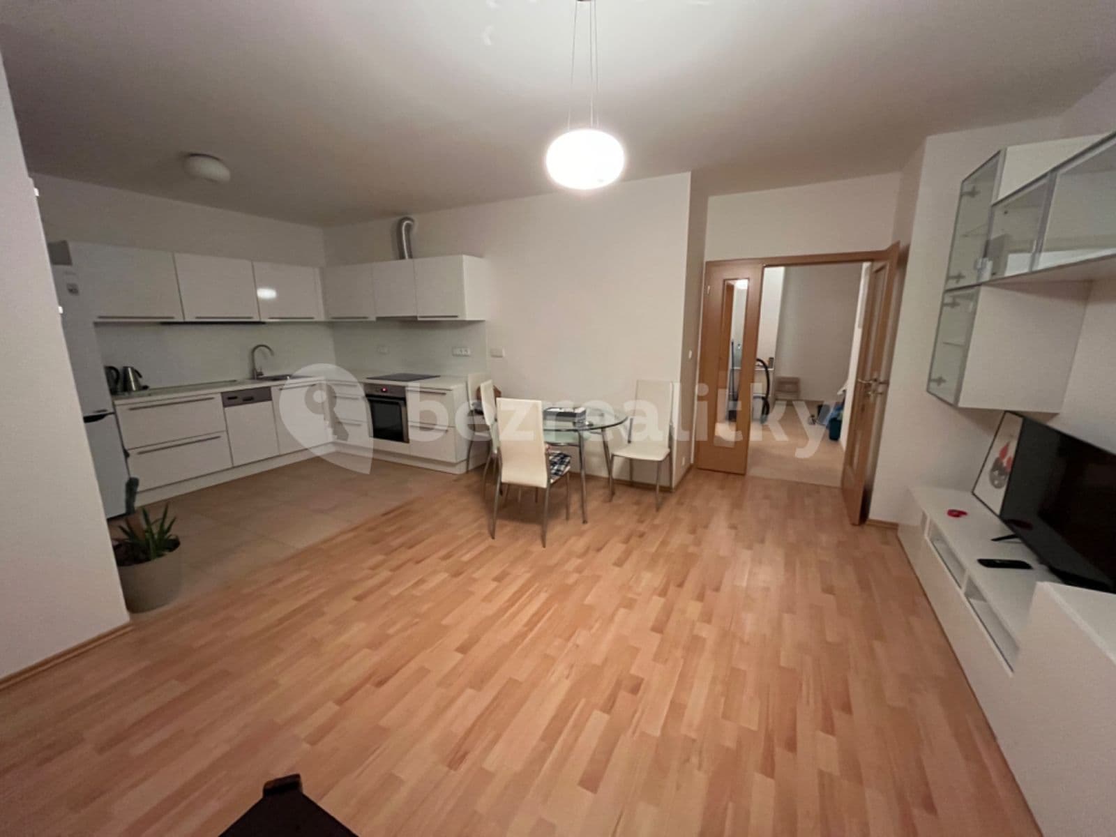 Prenájom bytu 2-izbový 58 m², Lipovská, Praha, Praha Prenájom bytu 2-izbový 58 m², Lipovská, Praha, Praha
