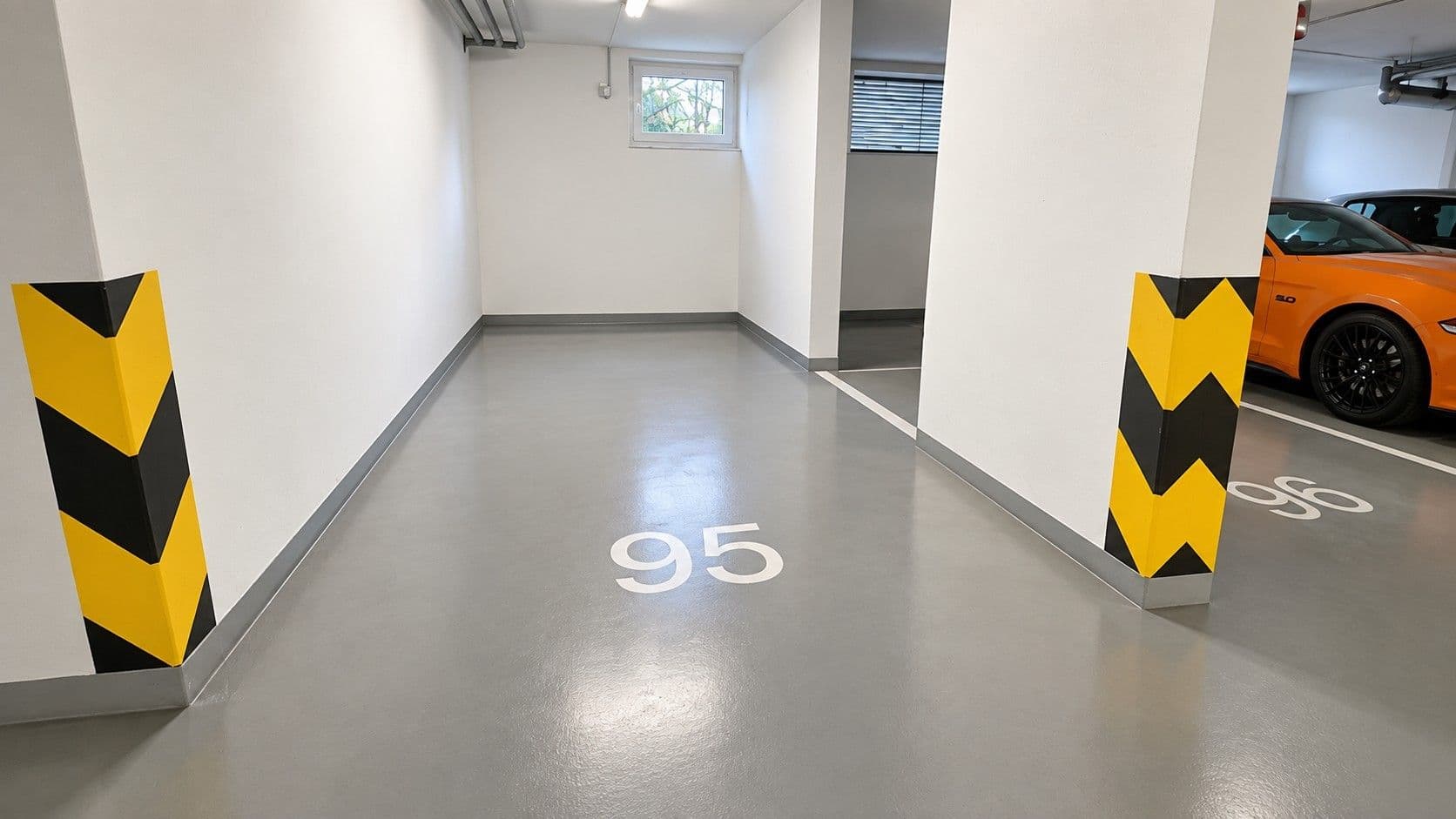 Prenájom garáže 15 m², Nademlejnská, Praha, Praha Prenájom garáže 15 m², Nademlejnská, Praha, Praha