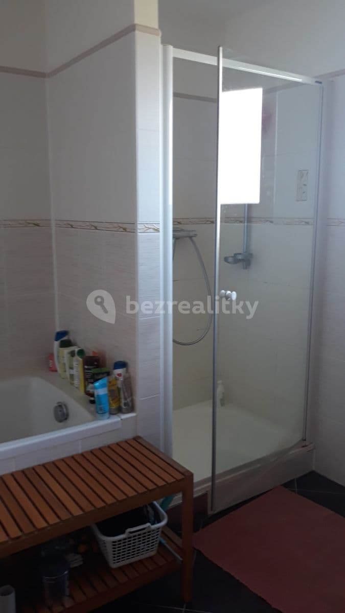 Prenájom bytu 1-izbový 50 m², Kralupská, Praha, Praha Prenájom bytu 1-izbový 50 m², Kralupská, Praha, Praha