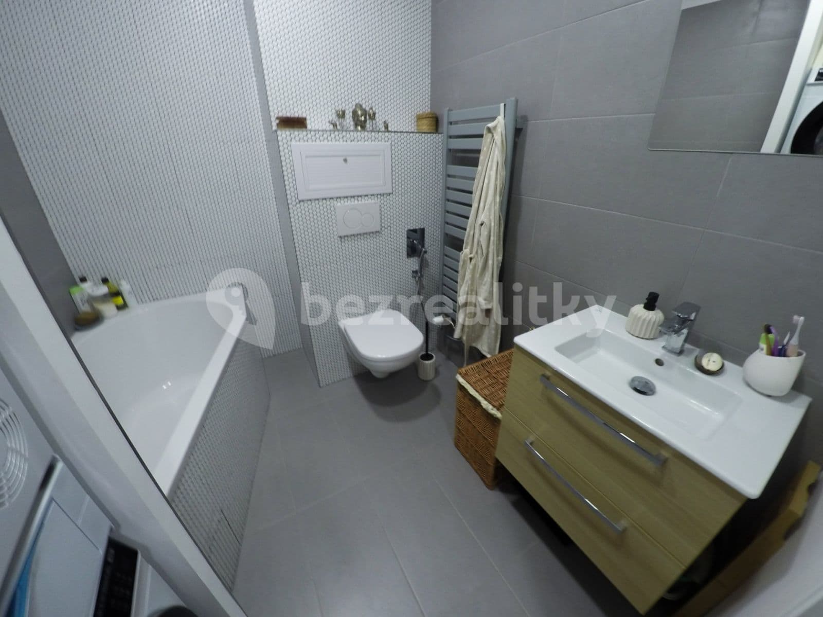 Prenájom bytu 2-izbový 64 m², Hradecká, Holice, Pardubický kraj Prenájom bytu 2-izbový 64 m², Hradecká, Holice, Pardubický kraj