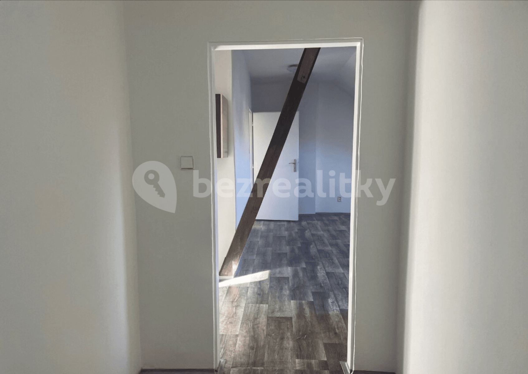 Prenájom bytu 3-izbový 70 m², Školní, Chomutov, Ústecký kraj Prenájom bytu 3-izbový 70 m², Školní, Chomutov, Ústecký kraj