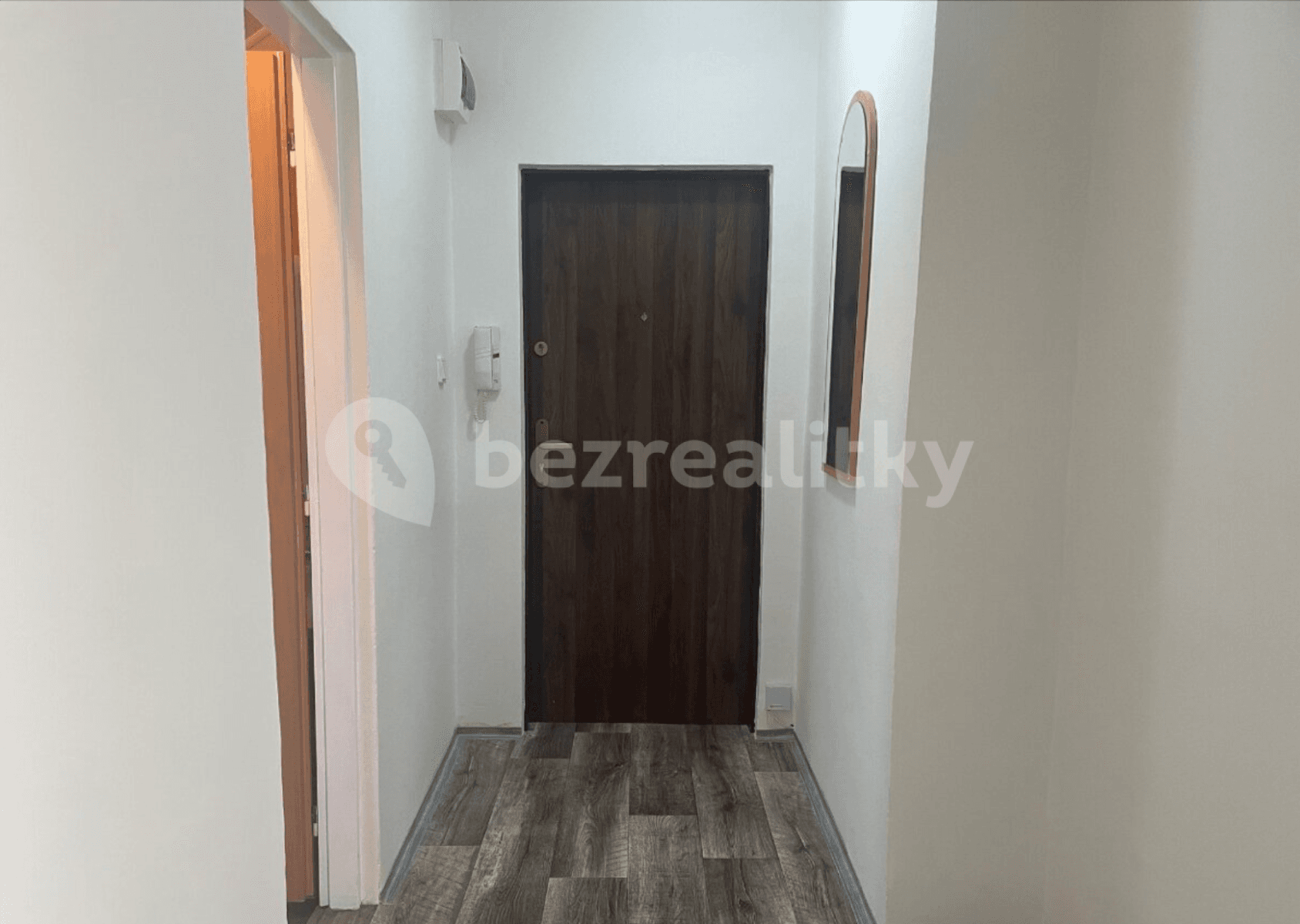 Prenájom bytu 3-izbový 70 m², Školní, Chomutov, Ústecký kraj Prenájom bytu 3-izbový 70 m², Školní, Chomutov, Ústecký kraj