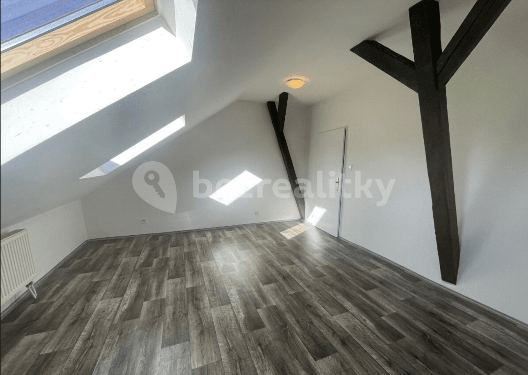 Prenájom bytu 3-izbový 70 m², Školní, Chomutov, Ústecký kraj Prenájom bytu 3-izbový 70 m², Školní, Chomutov, Ústecký kraj