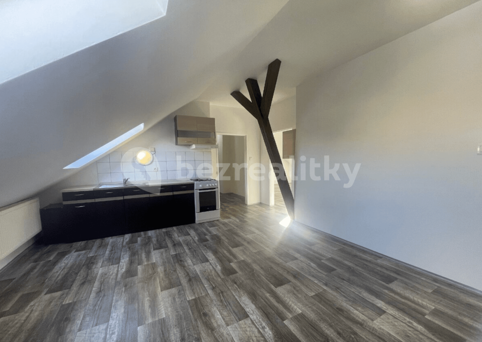 Prenájom bytu 3-izbový 70 m², Školní, Chomutov, Ústecký kraj Prenájom bytu 3-izbový 70 m², Školní, Chomutov, Ústecký kraj