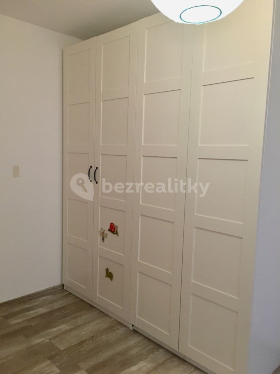 Prenájom bytu 3-izbový 69 m², Mračnická, Praha, Praha Prenájom bytu 3-izbový 69 m², Mračnická, Praha, Praha