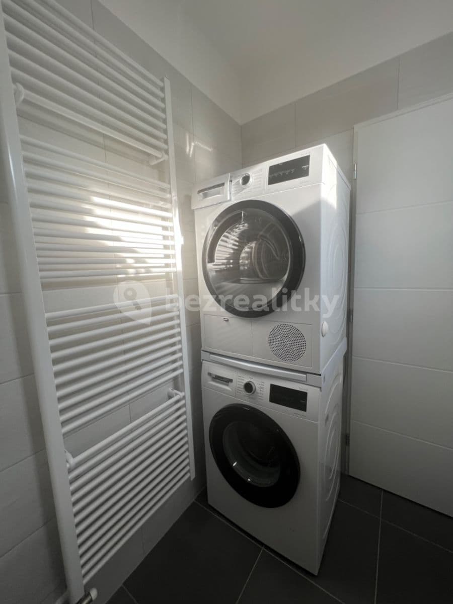 Prenájom bytu 2-izbový 43 m², Vrkoslavická, Jablonec nad Nisou, Liberecký kraj Prenájom bytu 2-izbový 43 m², Vrkoslavická, Jablonec nad Nisou, Liberecký kraj