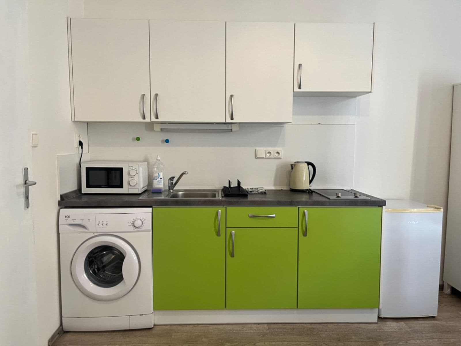 Prenájom bytu 1-izbový 30 m², Víta Nejedlého, Praha, Praha Prenájom bytu 1-izbový 30 m², Víta Nejedlého, Praha, Praha